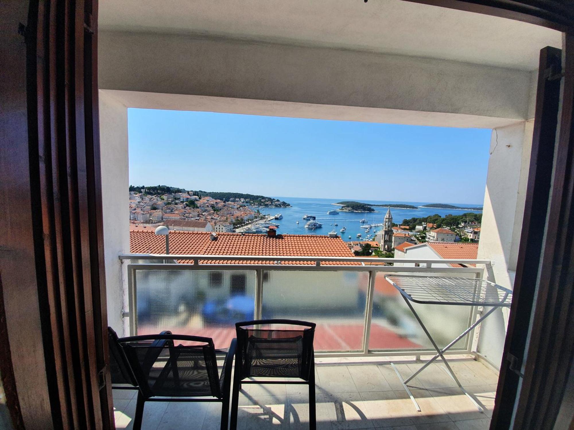 Apartment Luci Hvar Town